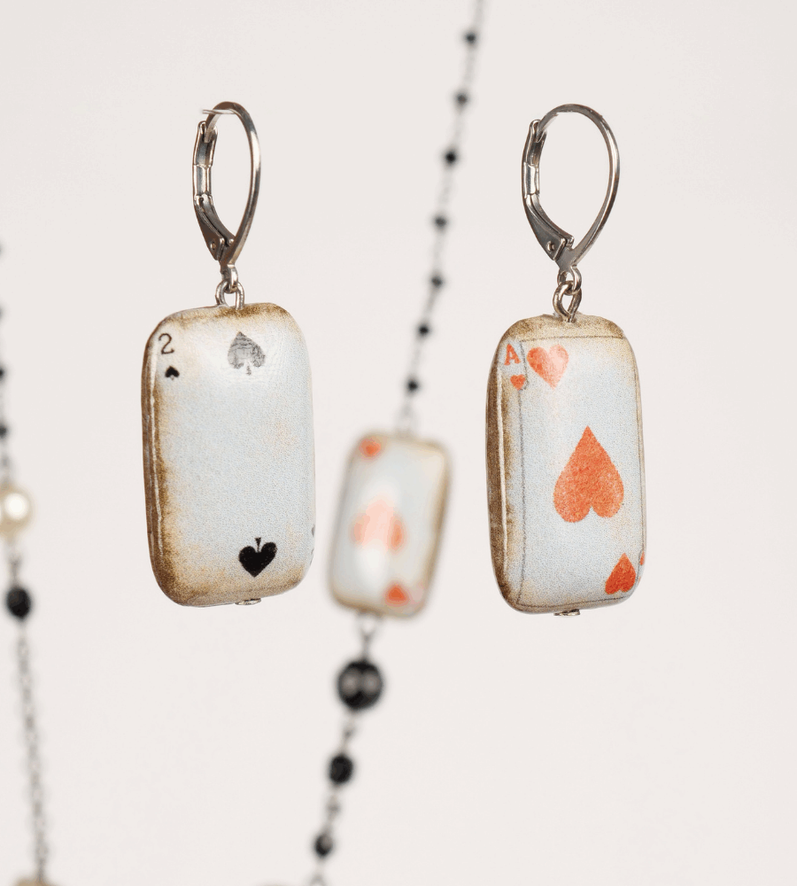 Orecchini “A Carte Scoperte” – Due di picche & Asso di cuori by Anna Lodi
