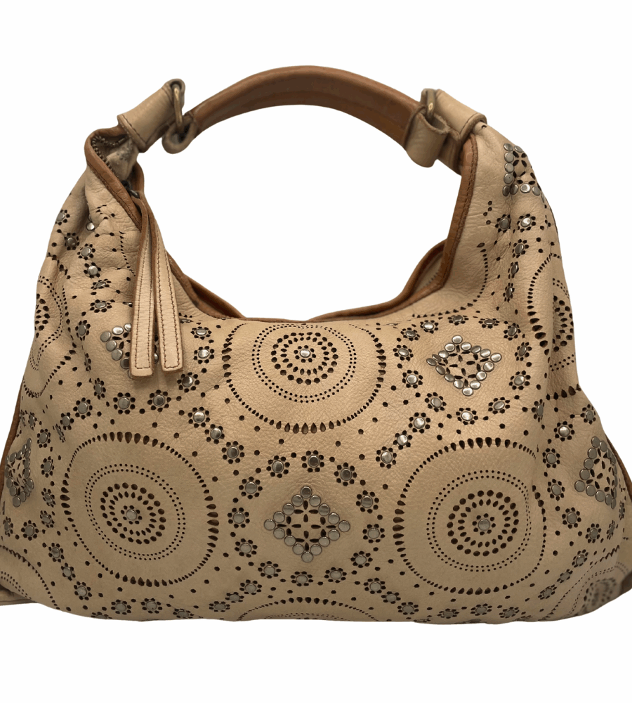 Borsa a spalla crema laserata con borchie vintage - BS821