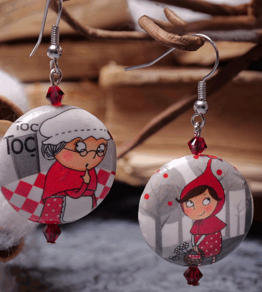 Orecchini “Cappuccetto & Nonna” – Fiaba Spaiata by Anna Lodi