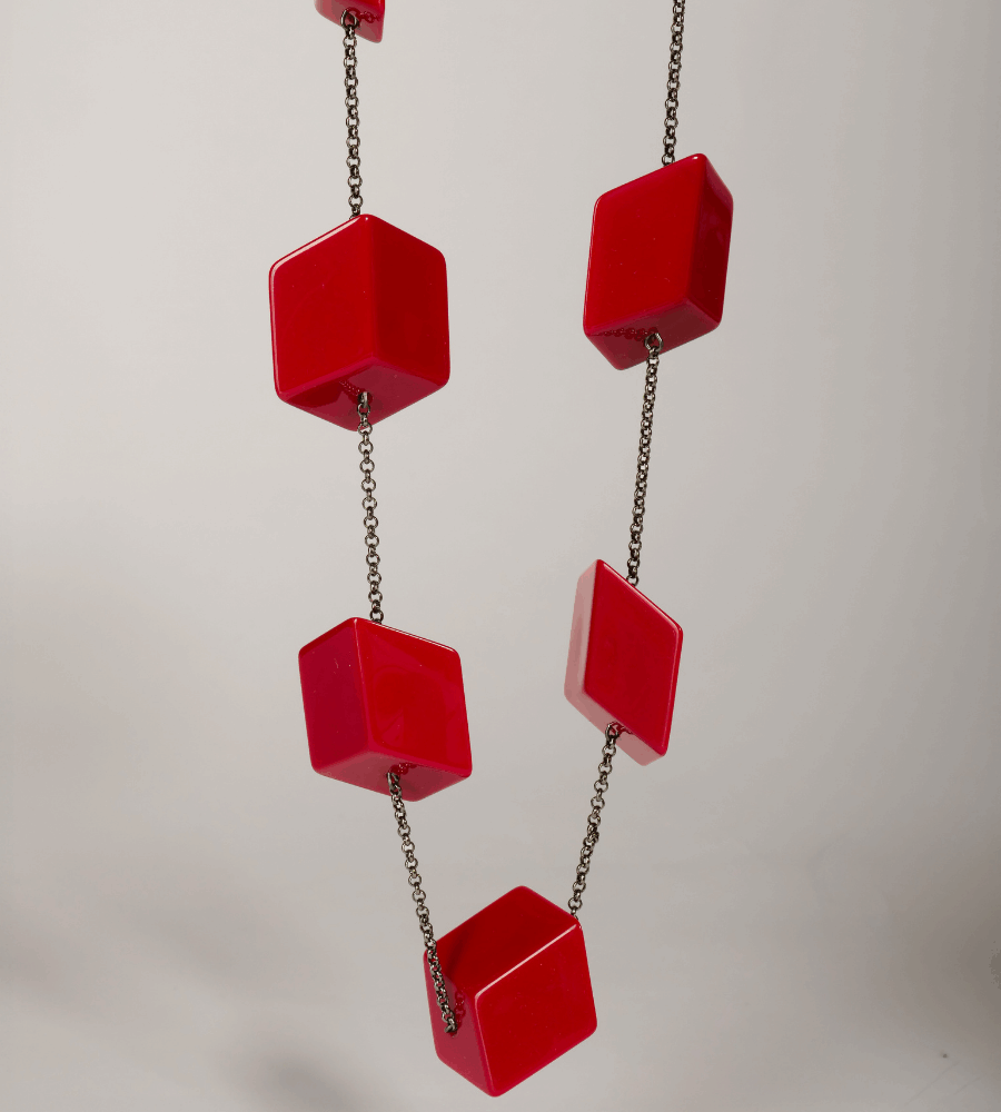 Collana Cubi rossi tridimensionali by Anna Lodi