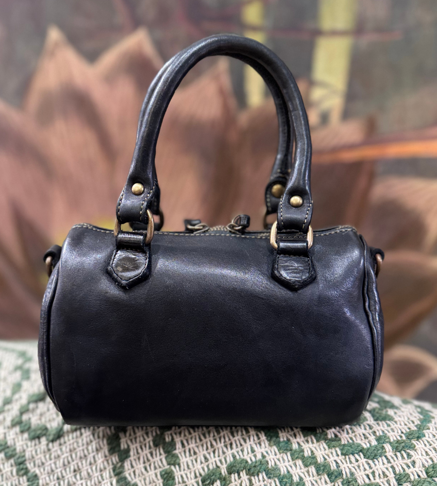 Mini Bauletto BS763 in colore Nero by Bayside