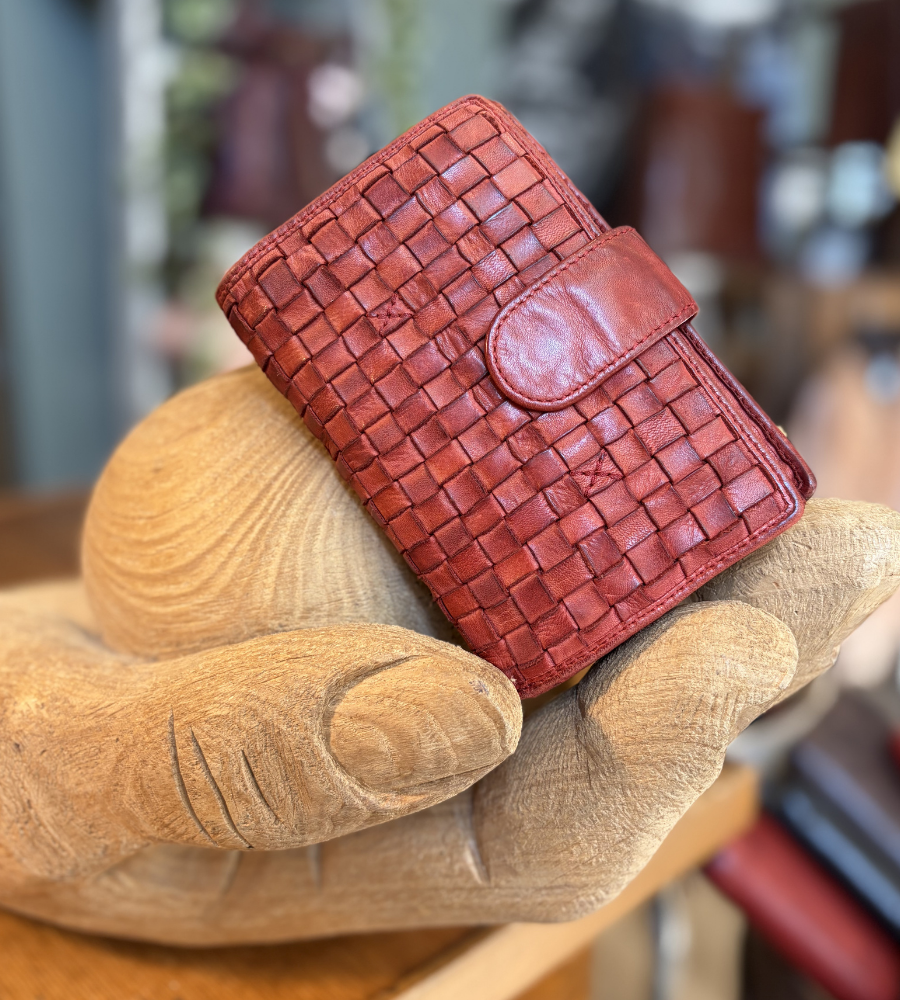 Portafoglio donna in vera pelle intrecciata colore rosso di Gianni Conti.