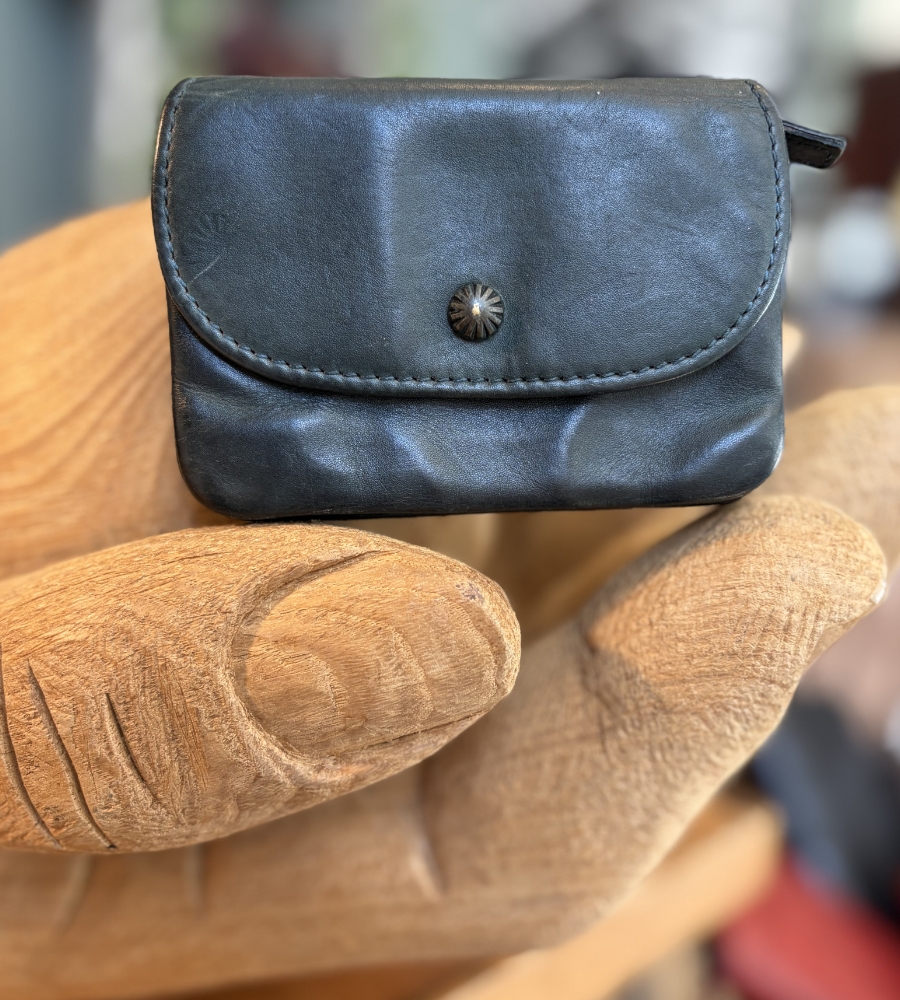 Portafoglio donna in vera pelle colore nero di Gianni Conti.