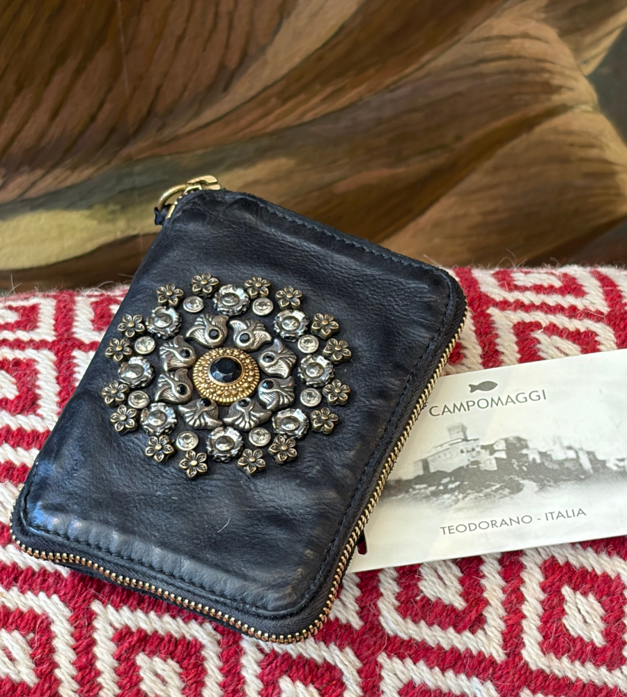 Portafoglio Campomaggi Tosca Nero RFID – Pelle con Borchie a Fiore e Strass