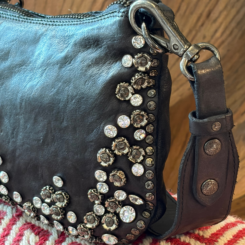 Borsa Campomaggi Teresa Bella di Notte Nera – Monospalla in Pelle con Borchie e Strass – foto 2
