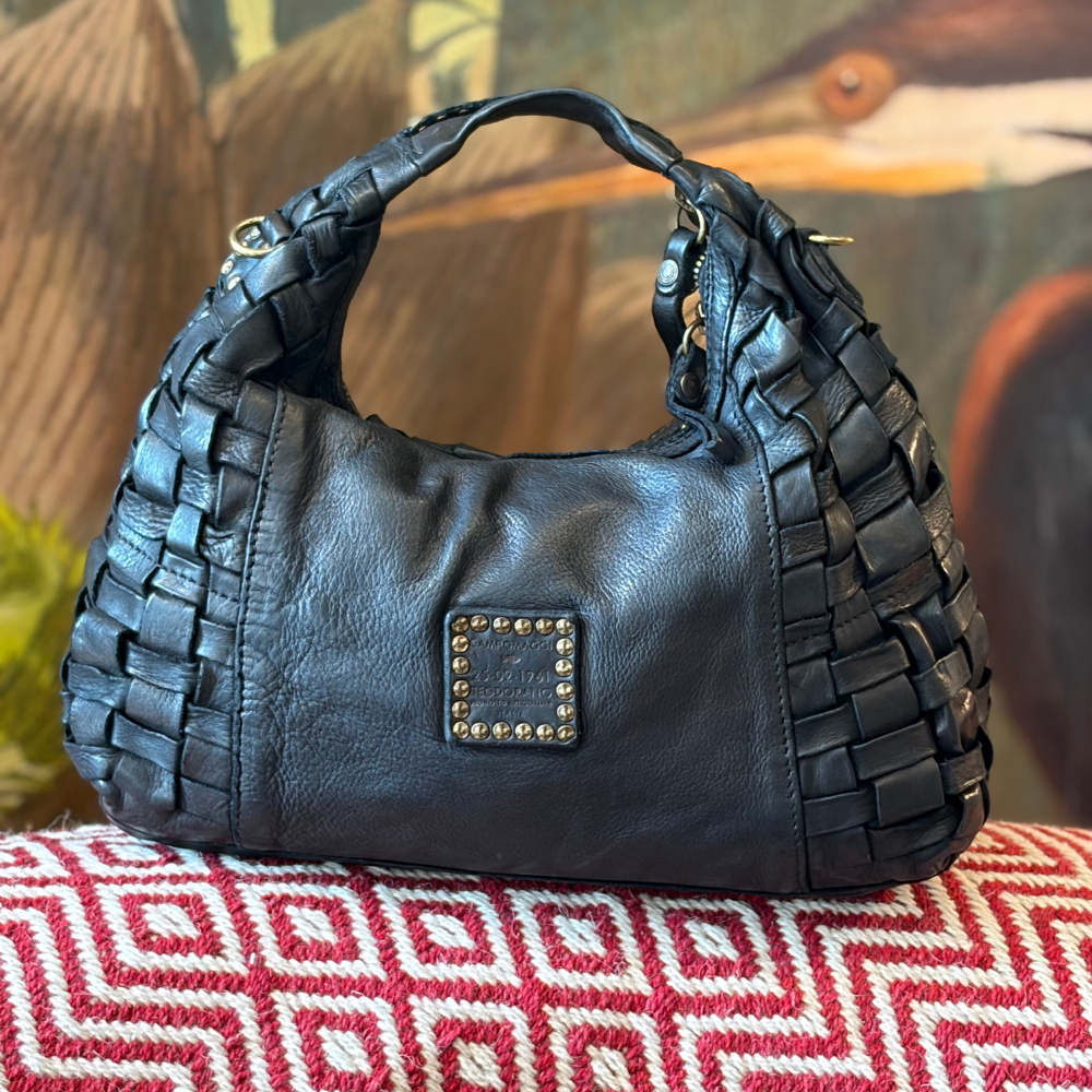 Borsa Campomaggi Vilma M Nera – Monospalla in Pelle Intrecciata con Rivetti Oro – foto 2